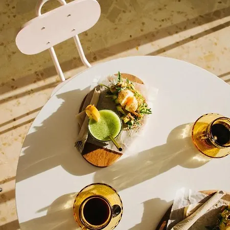 فندق مبيت وإفطار Punta Paradiso 4*