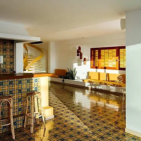 Punta Paradiso Oda ve Kahvaltı 4*