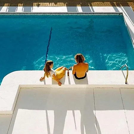 Oda ve Kahvaltı Punta Paradiso 4*